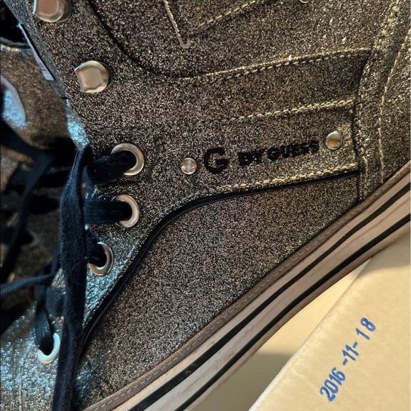 G by Guess Silver glittery high top shoes Sneakers women’s - Picture 4 of 9